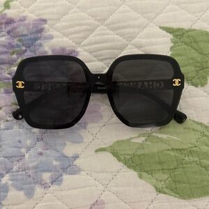 Chic Black Sunglasses with Gold Details